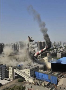 水泥烟囱拆除